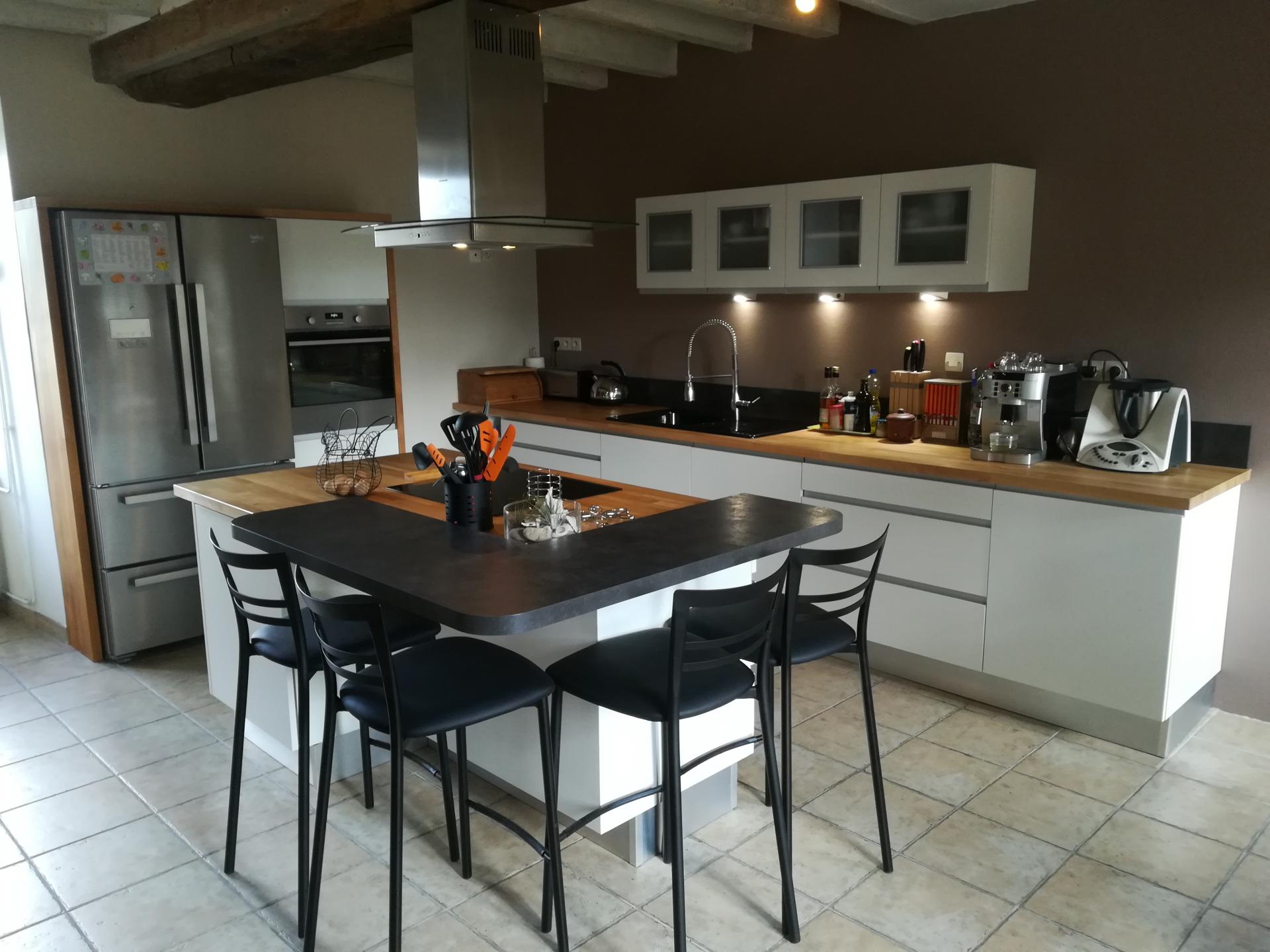 cuisine moderne blanche et bois 